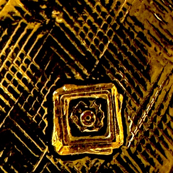 Vintage AVON Graphic Teal Coral Enamel Gold Tone ClipOn Earrings - Picture 4 of 4